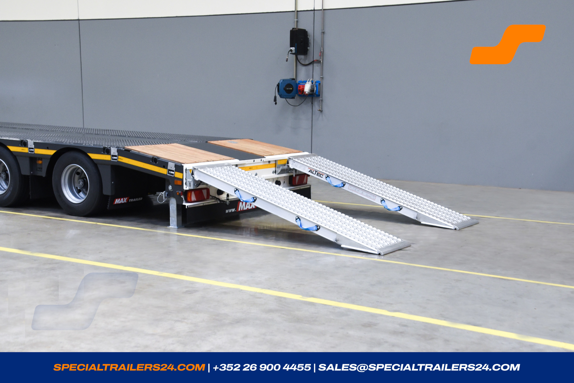 Low loader MAX Trailer MAX100 Vehicle for sale