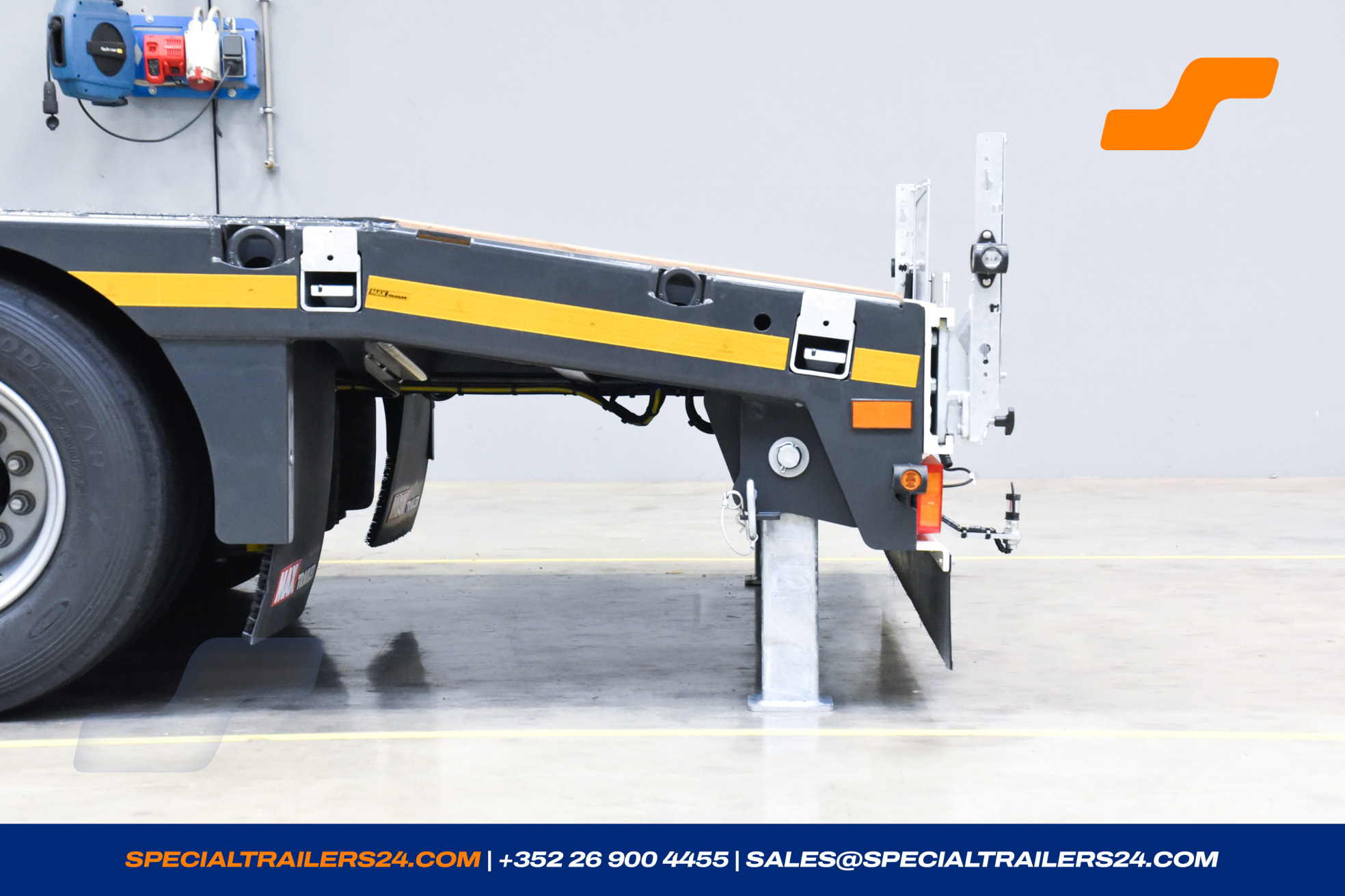 Low loader MAX Trailer MAX100 Vehicle for sale