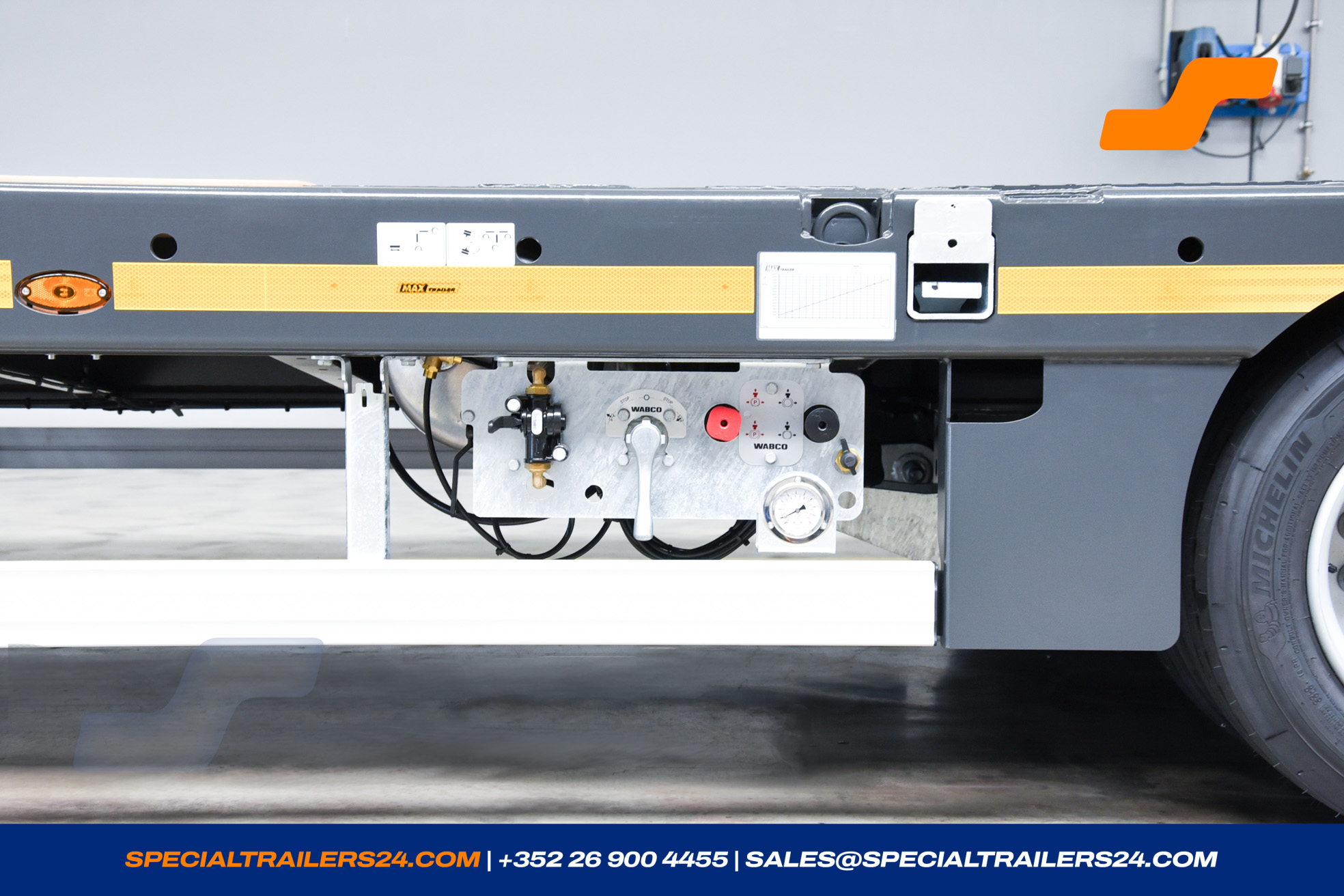 Low loader MAX Trailer MAX100 Vehicle for sale