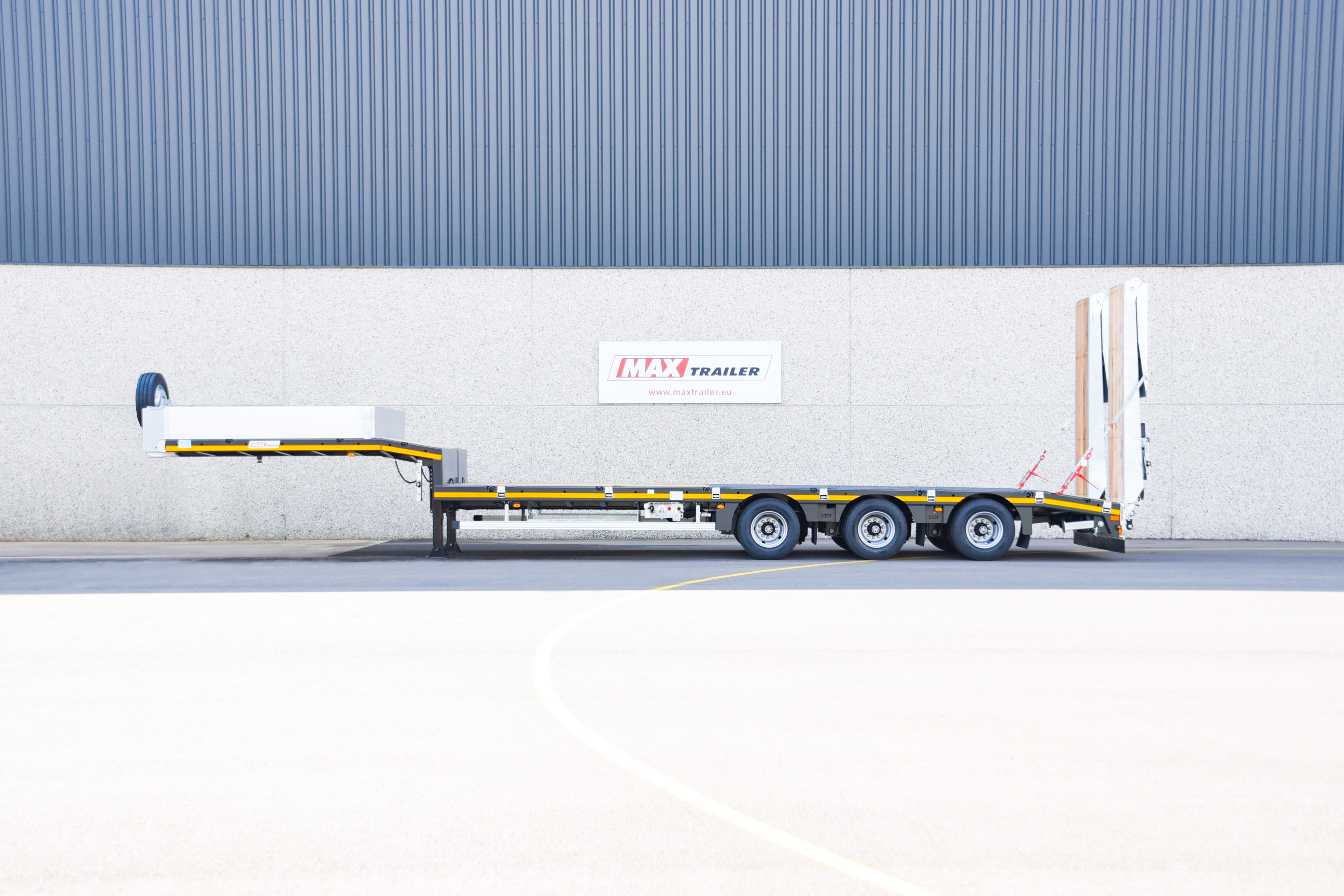 Low loader MAX Trailer MAX100 Vehicle for sale