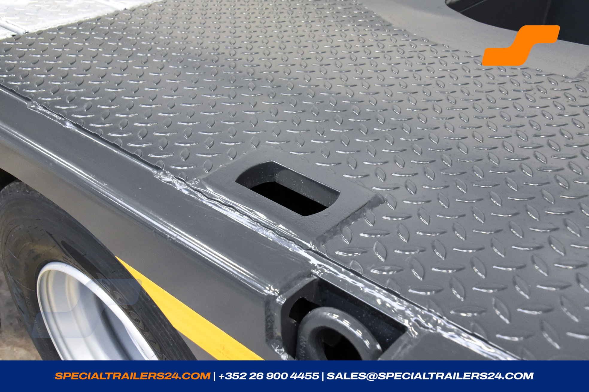 Low loader MAX Trailer MAX100 Vehicle for sale