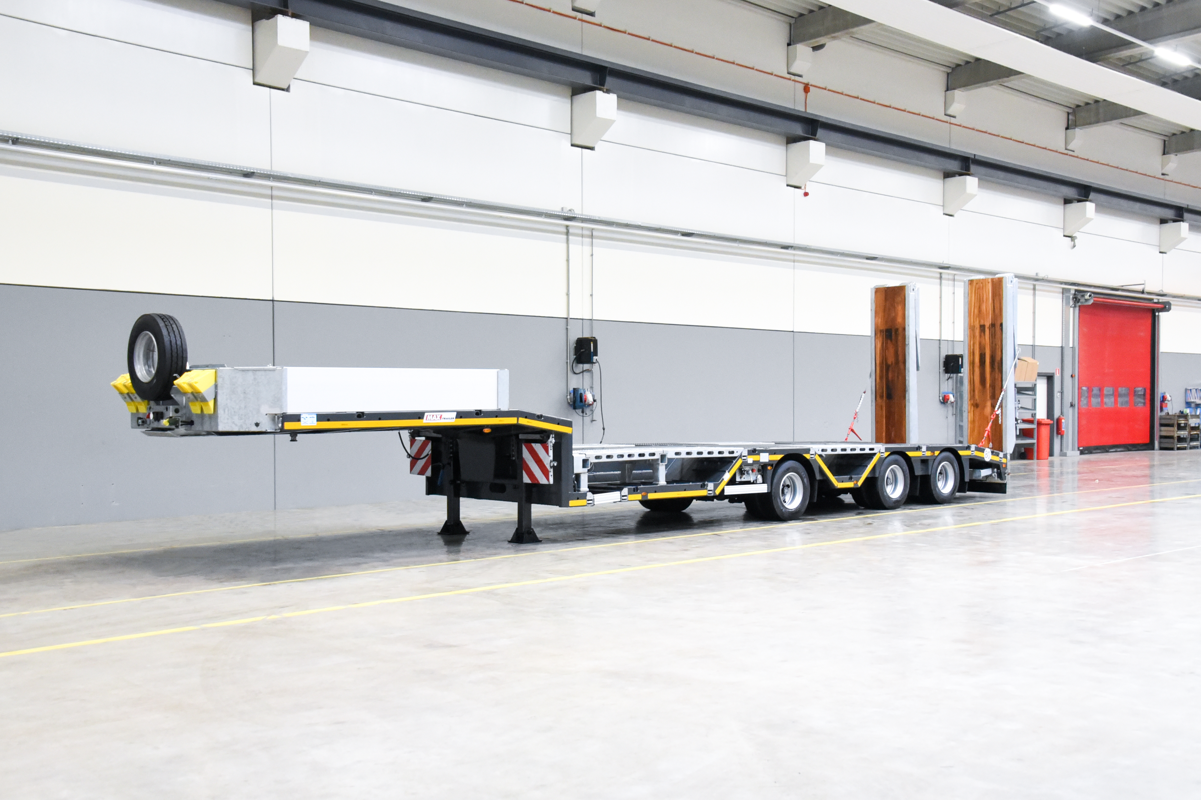 Low loader MAX Trailer MAX100 Vehicle for sale