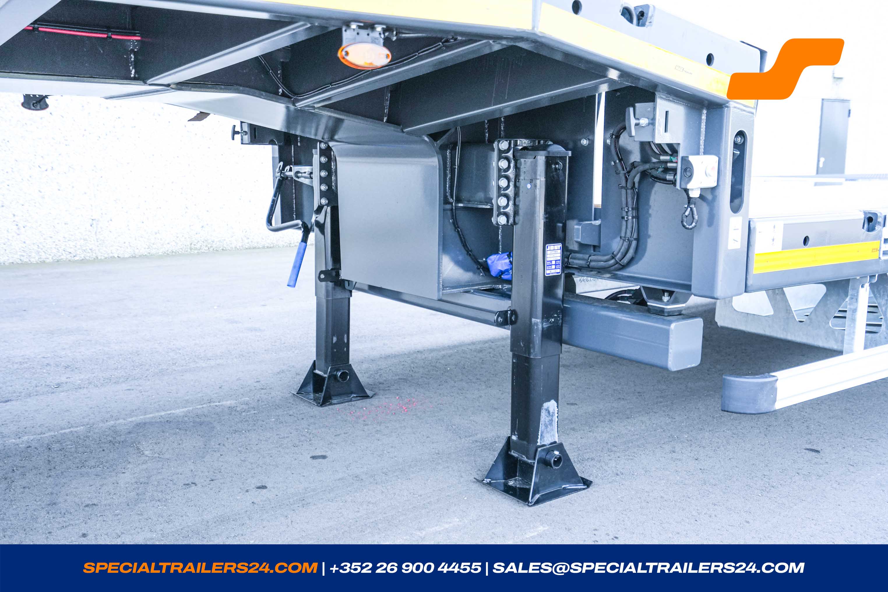 Low loader MAX Trailer MAX100 Vehicle for sale