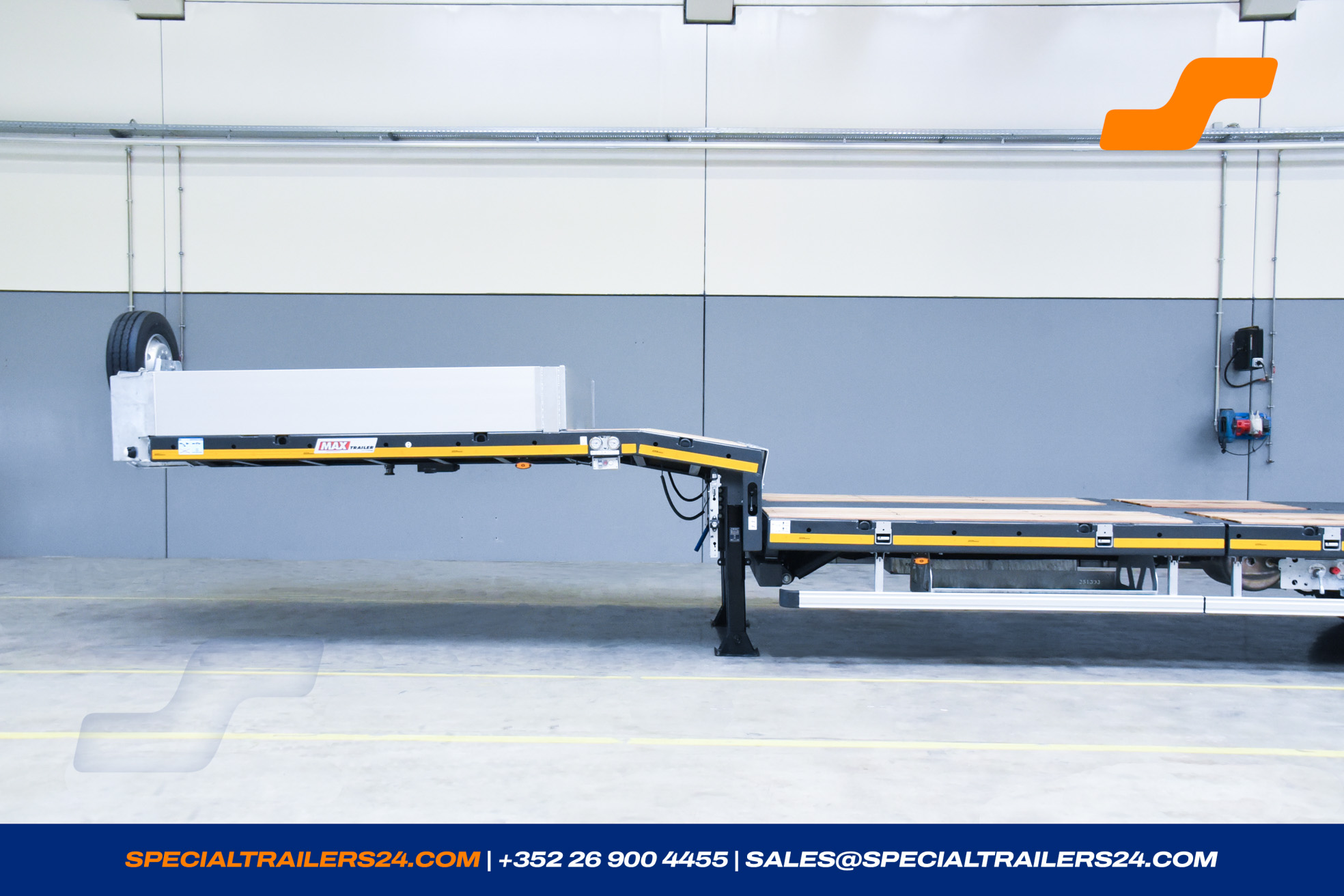 Low loader MAX Trailer MAX110 Vehicle for sale