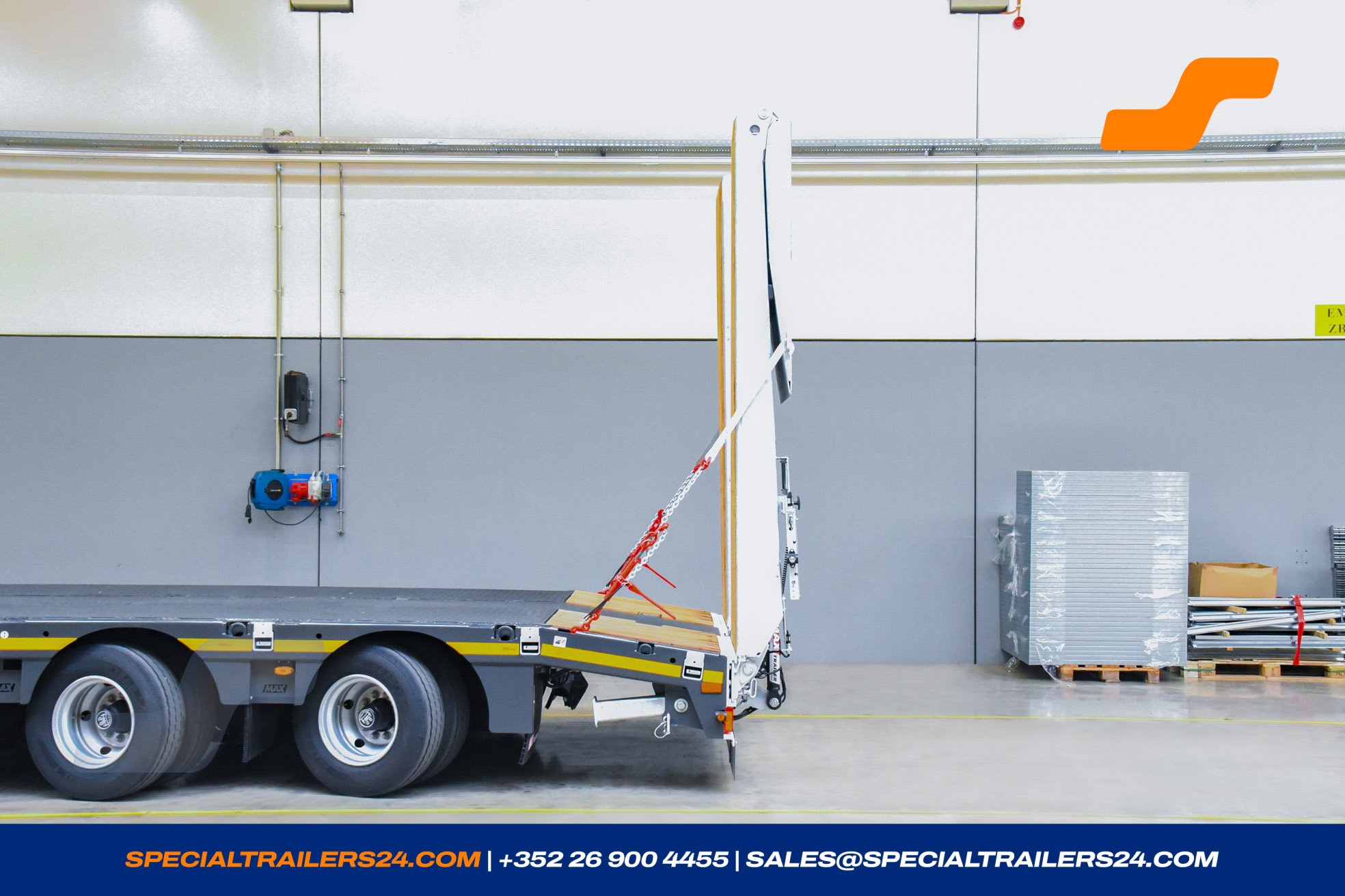 Low loader MAX Trailer MAX110 Vehicle for sale