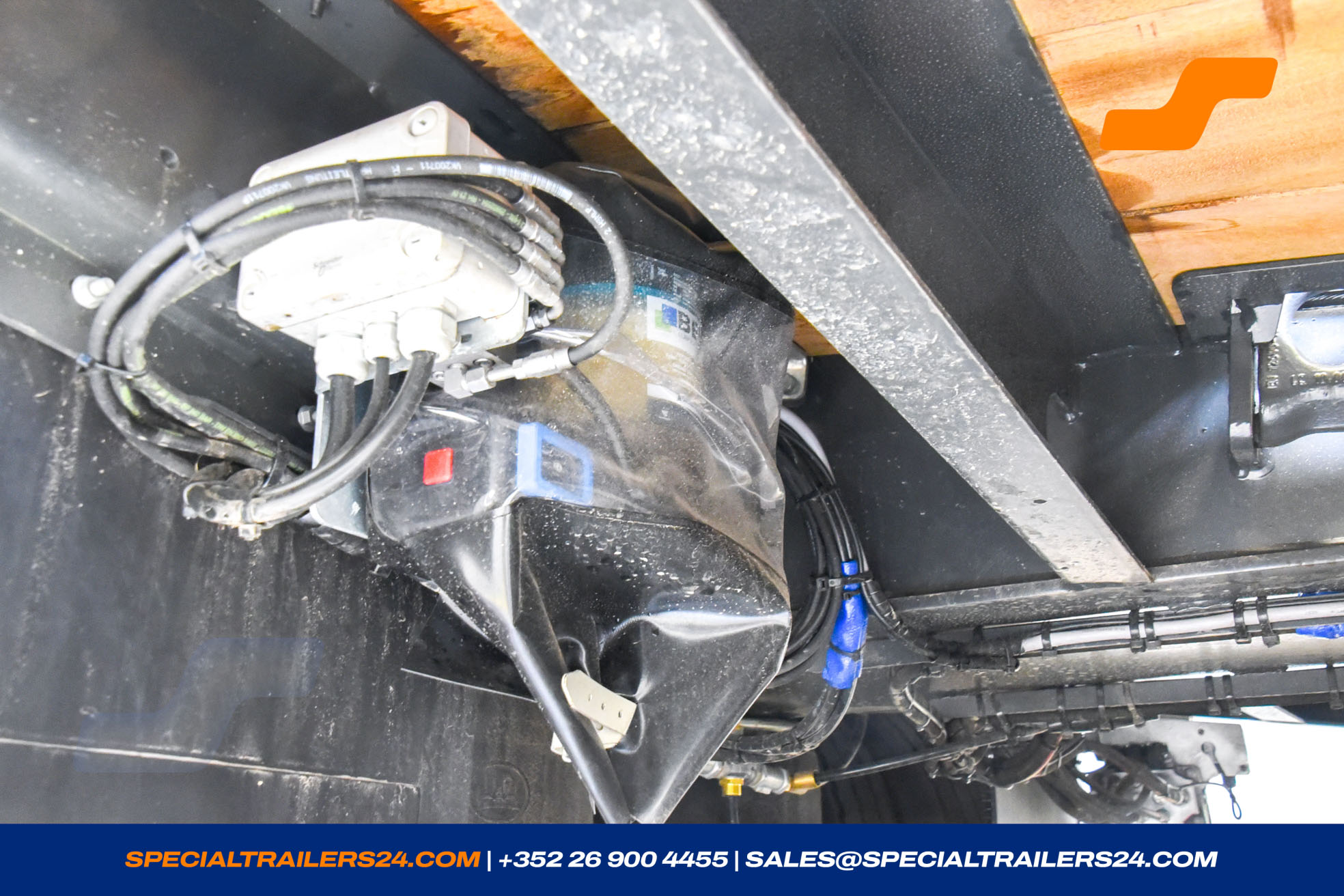 Low loader MAX Trailer MAX110 Vehicle for sale