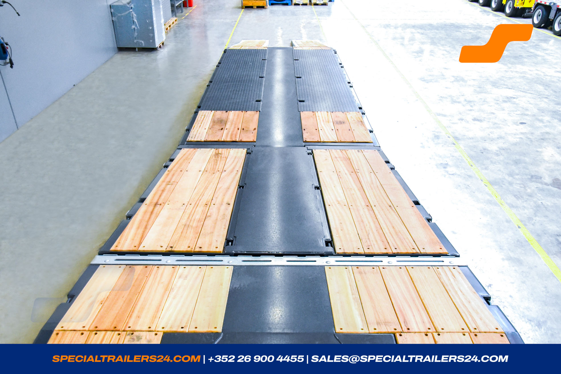 Low loader MAX Trailer MAX110 Vehicle for sale