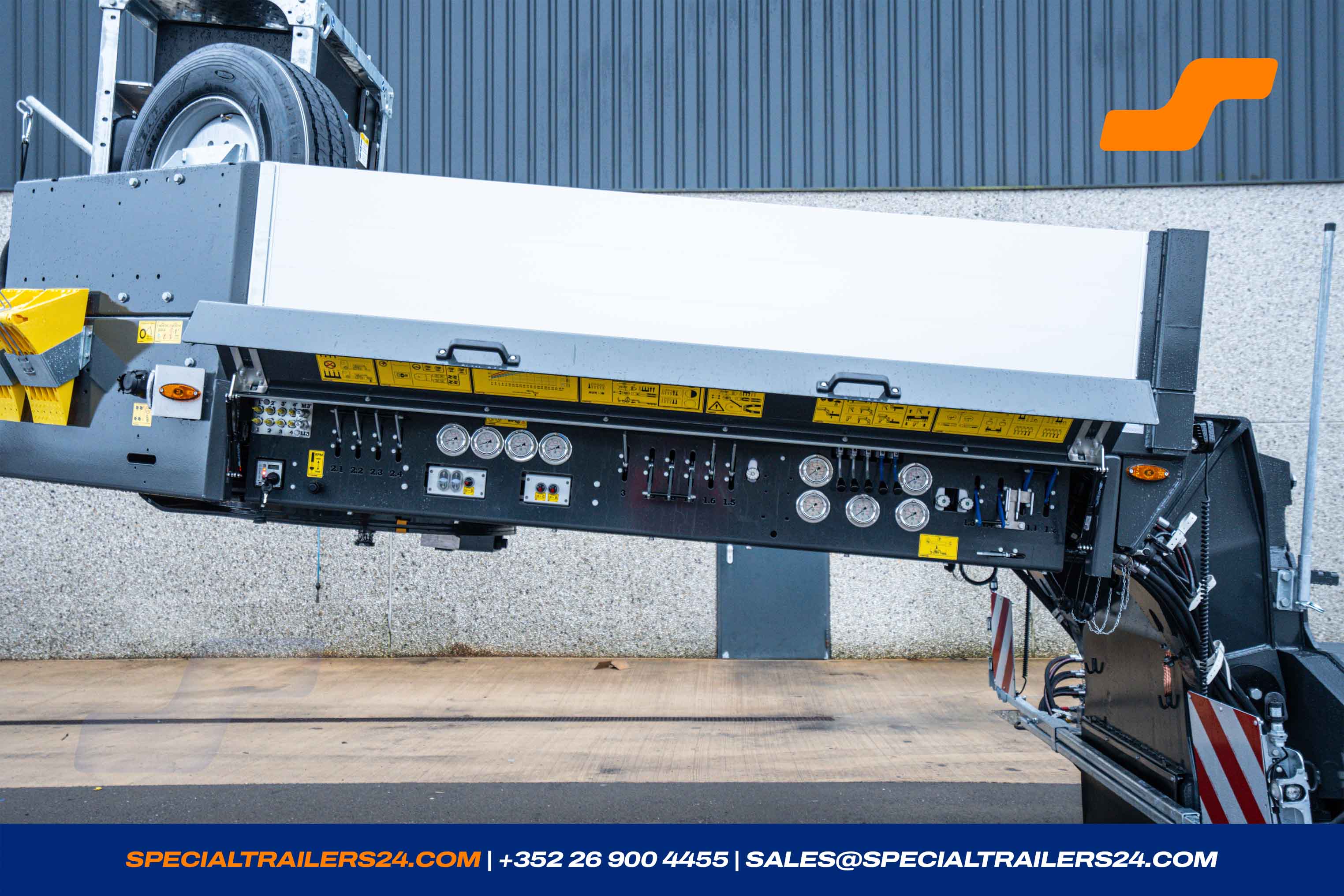 Low loader MAX Trailer MAX110 Vehicle for sale