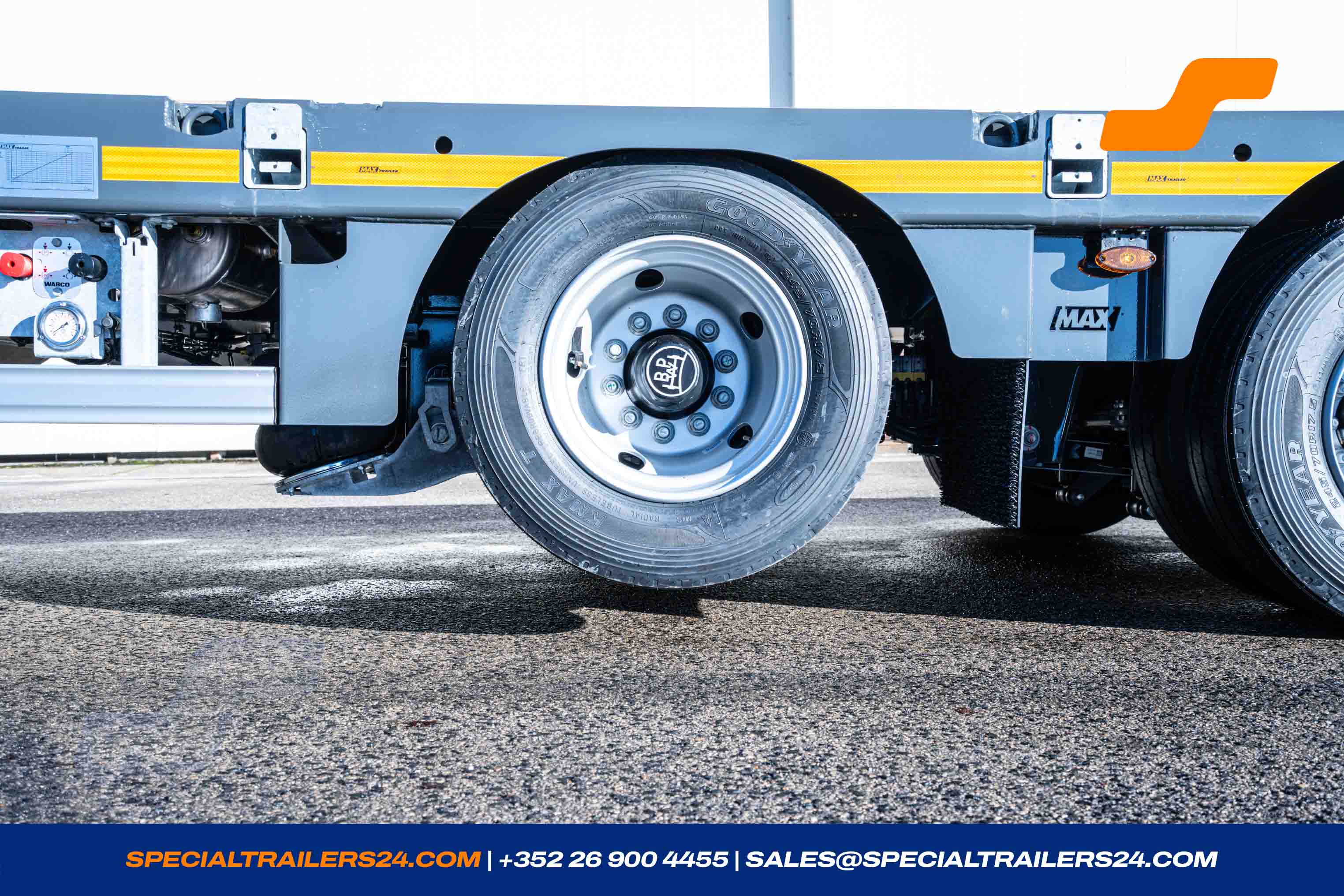 Low loader MAX Trailer MAX110 Vehicle for sale