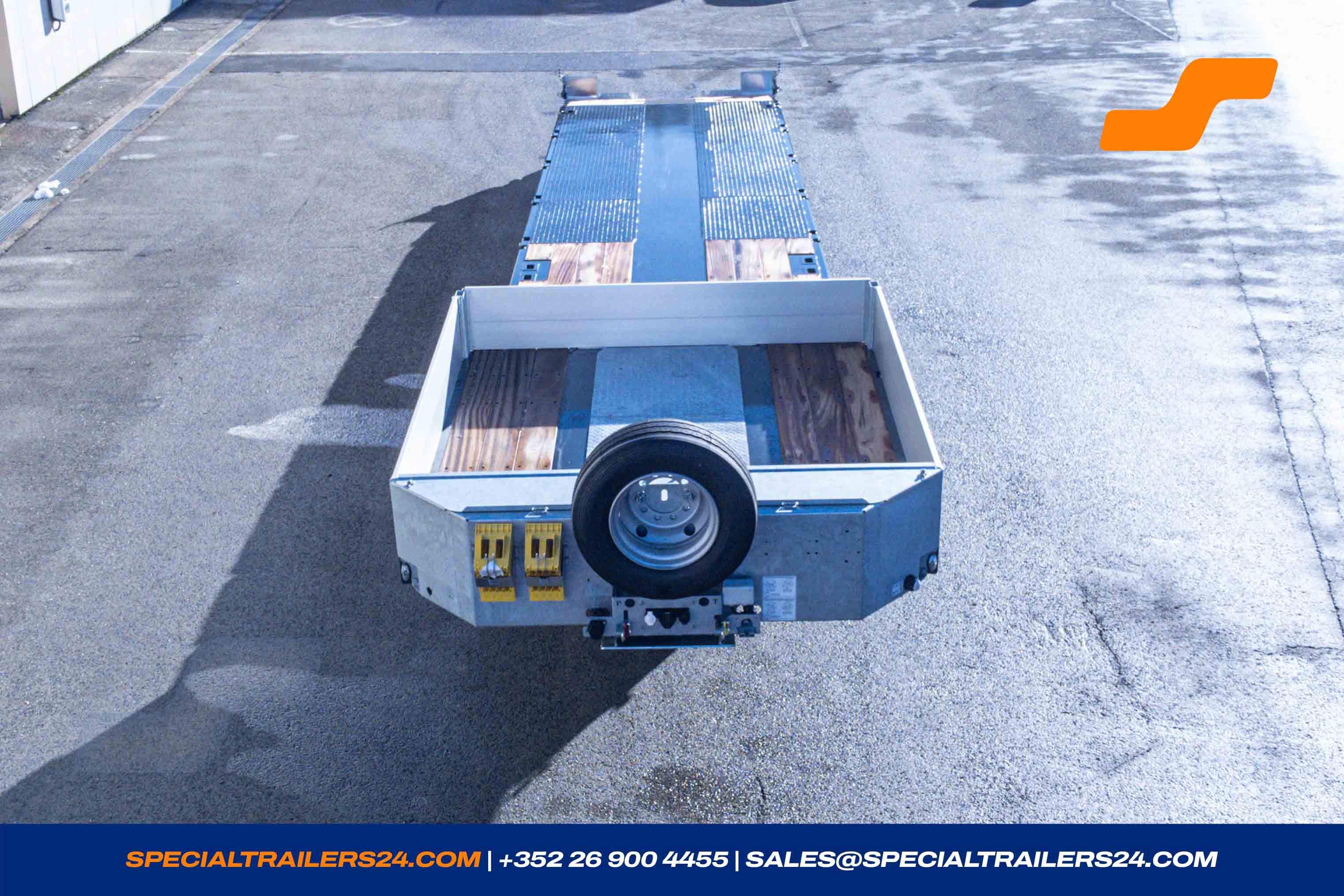 Low loader MAX Trailer MAX110 Vehicle for sale