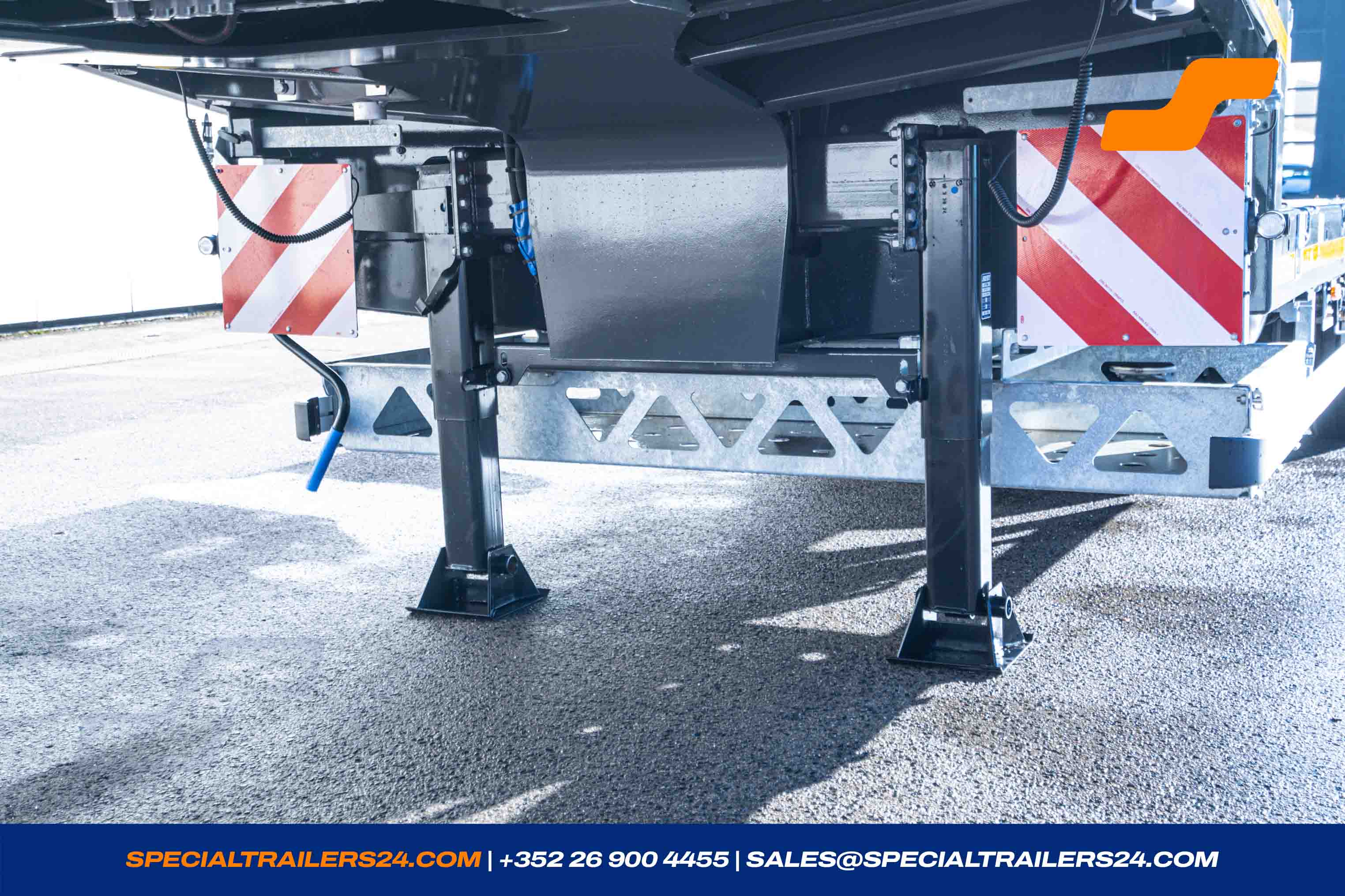 Low loader MAX Trailer MAX110 Vehicle for sale