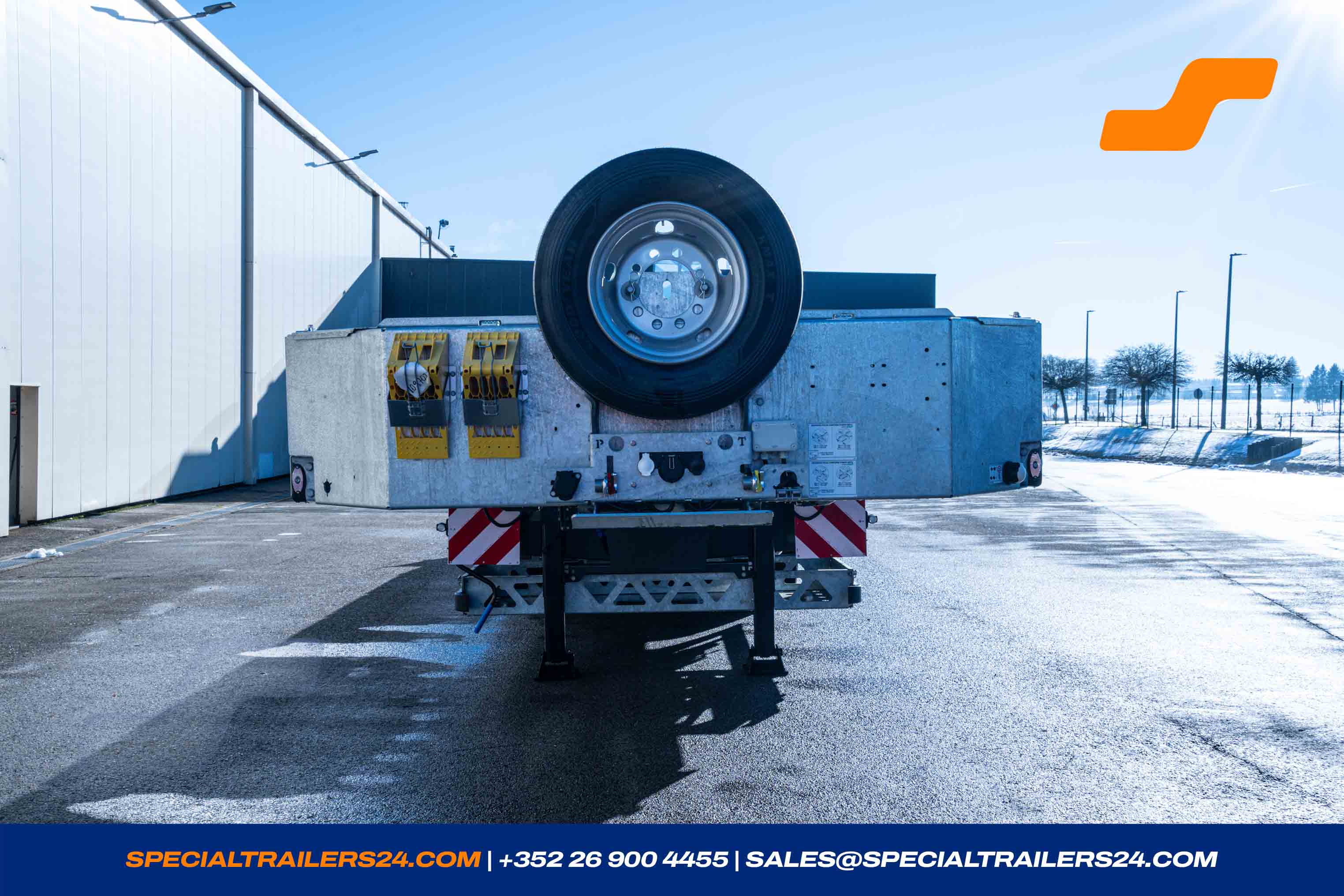 Low loader MAX Trailer MAX110 Vehicle for sale