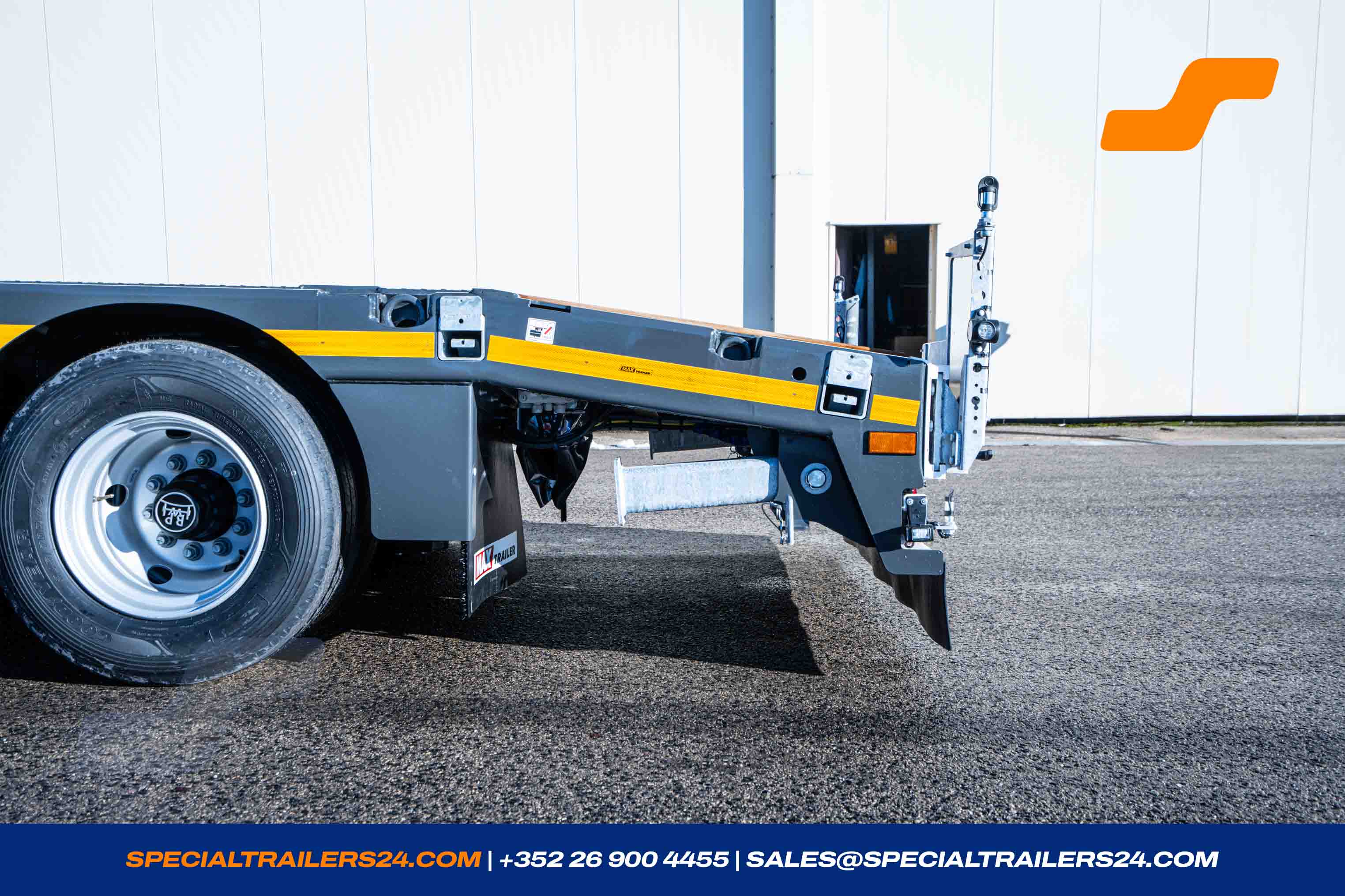 Low loader MAX Trailer MAX110 Vehicle for sale