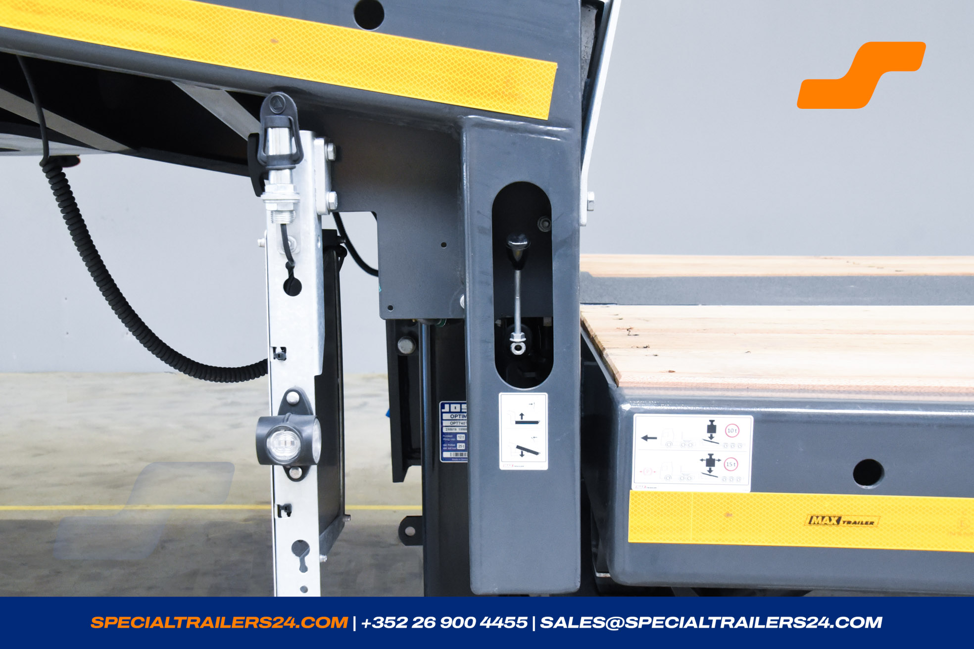 Low loader MAX Trailer MAX110 Vehicle for sale