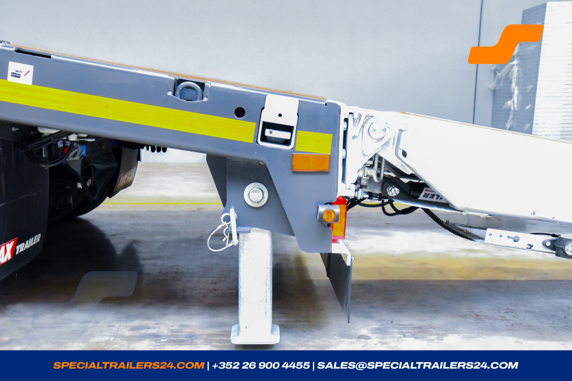 Low loader MAX Trailer MAX110 Vehicle for sale