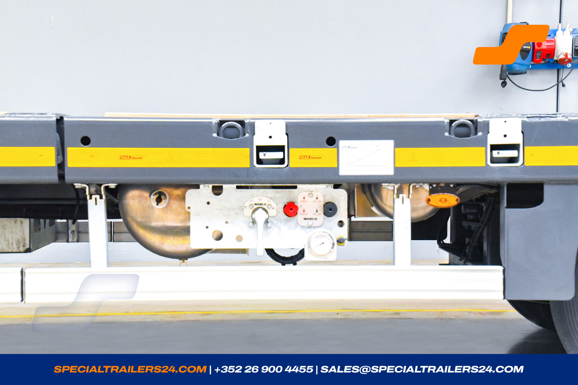 Low loader MAX Trailer MAX110 Vehicle for sale