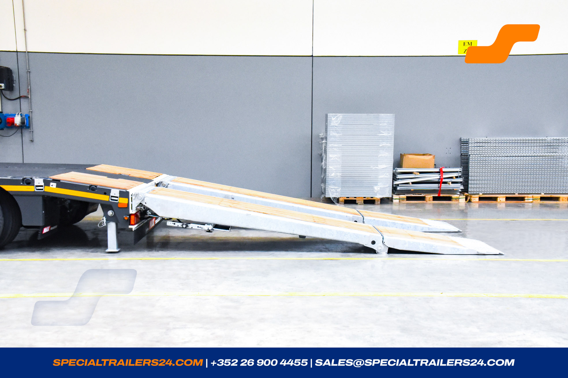 Low loader MAX Trailer MAX110 Vehicle for sale