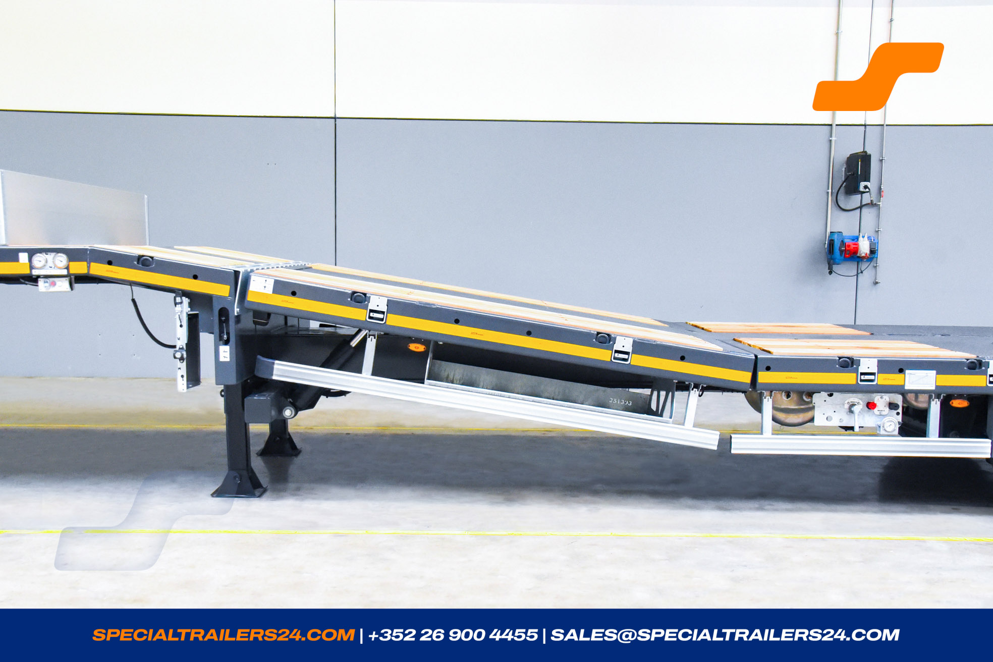 Low loader MAX Trailer MAX110 Vehicle for sale