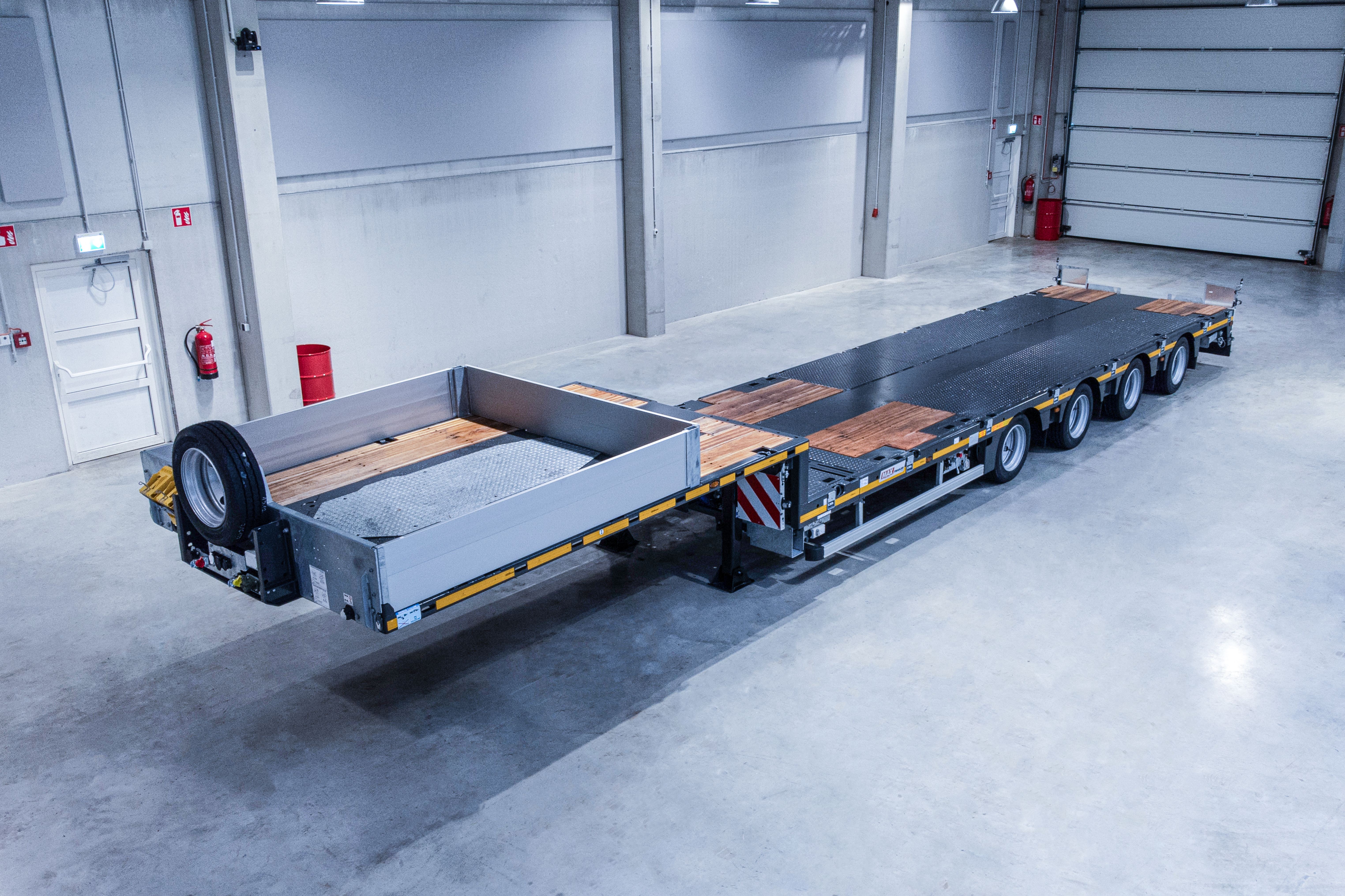 Semi-Tieflader MAX Trailer MAX110 Fahrzeug zum Verkauf