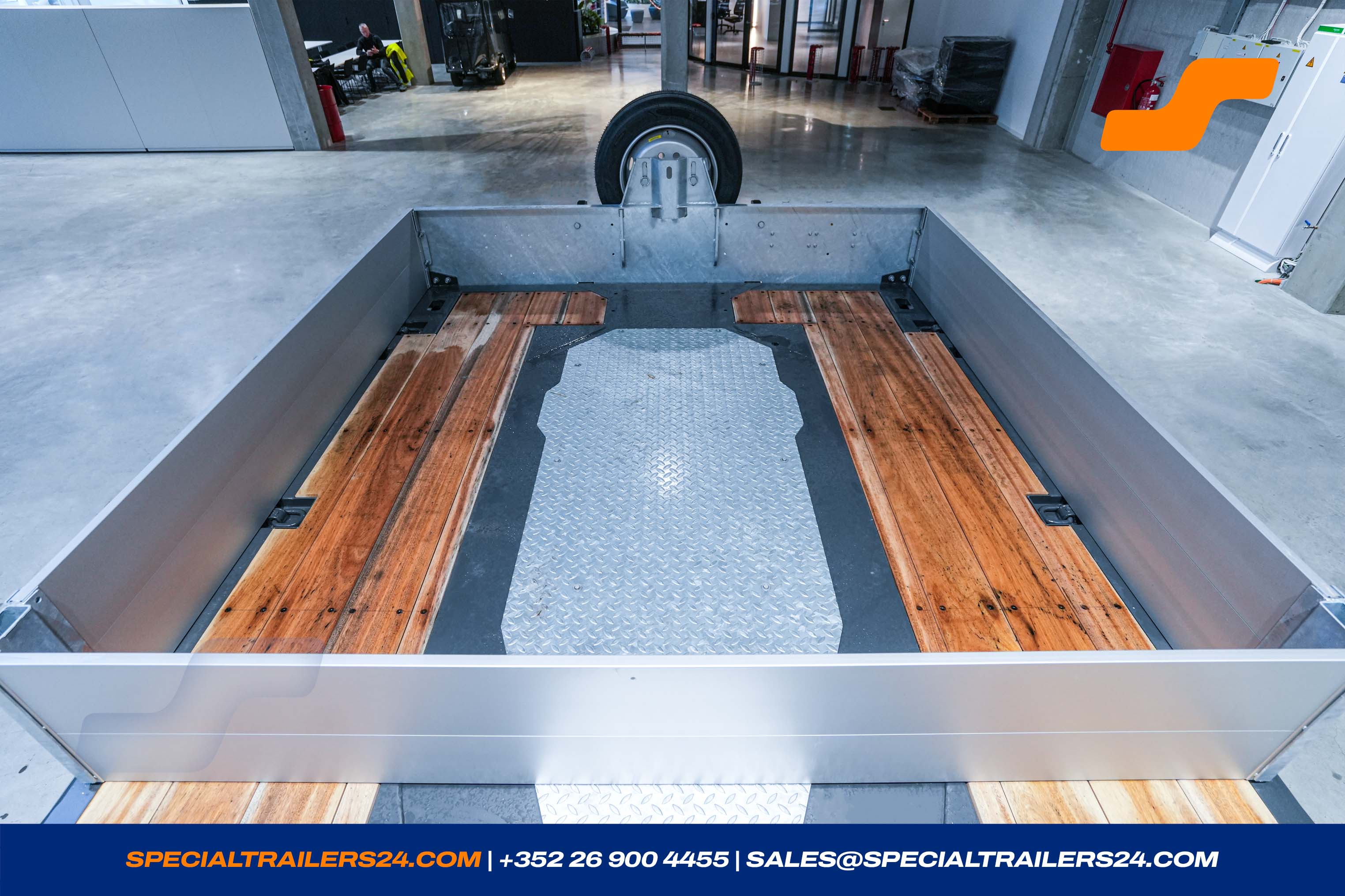 Semi-dieplader MAX Trailer MAX110 Voertuig te koop