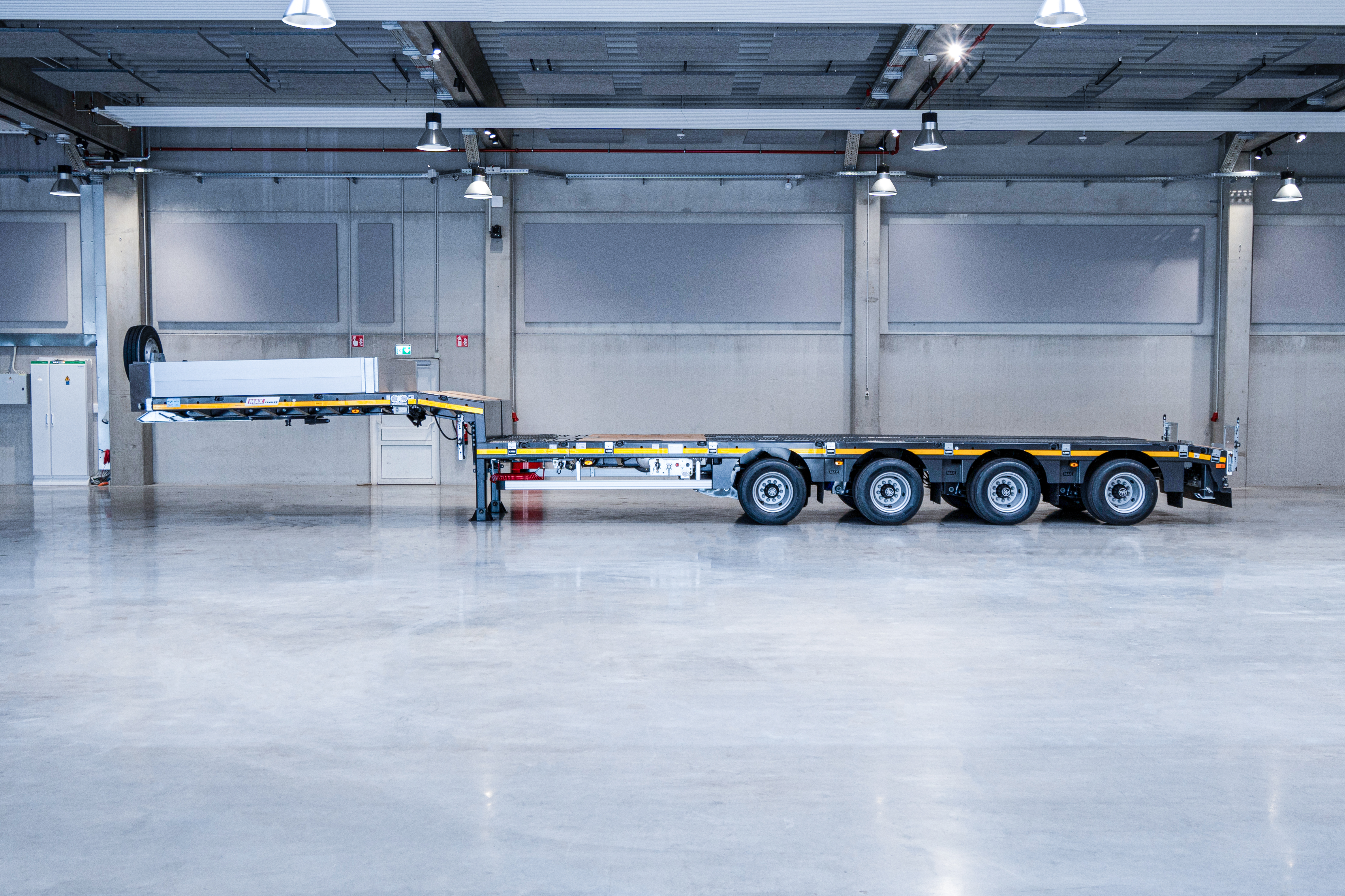Low loader MAX Trailer MAX110 Vehicle for sale