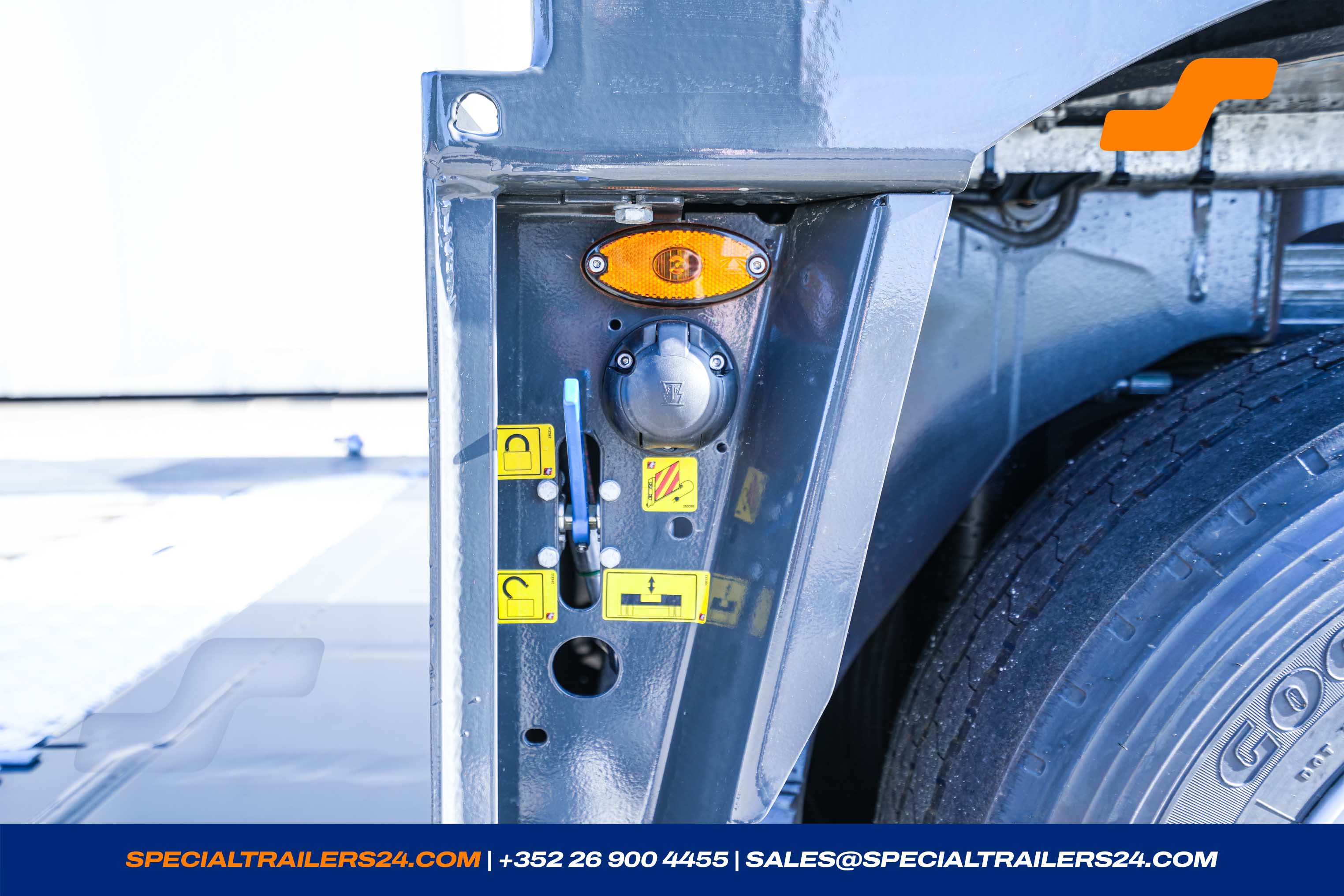 Lowbed trailer Faymonville MegaMAX Vehicle for sale